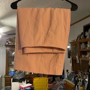 I’m am selling pink skirt